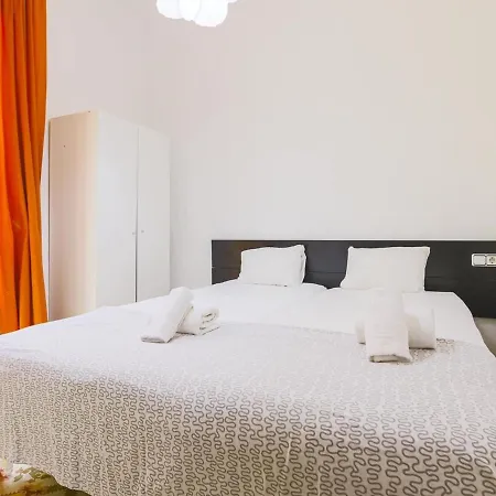 Be Barcelona Arco Del Triunfo Sunny Colors Apartment Exterior photo